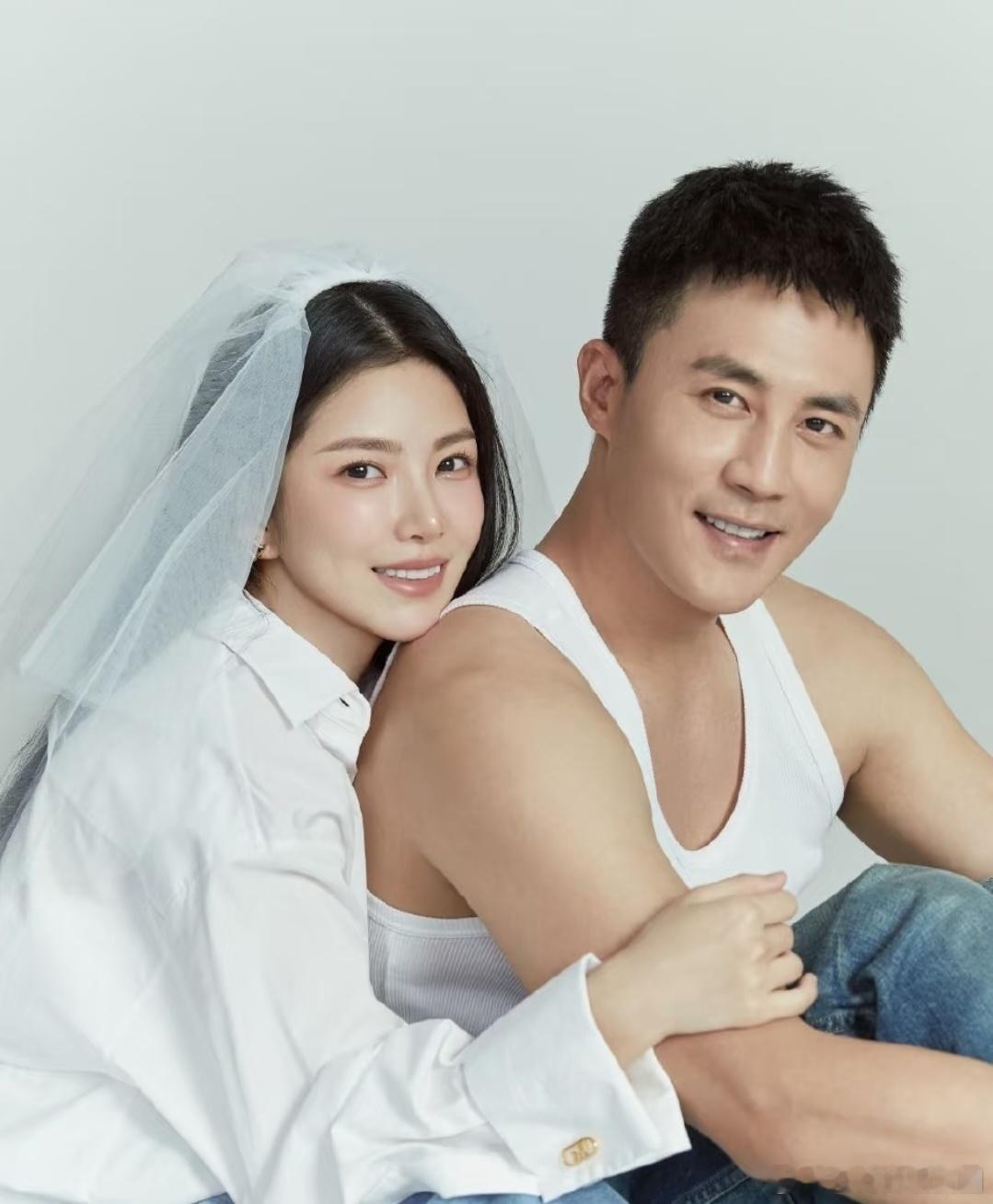 杜淳把我老婆当逗号使 看到杜淳在《天声一对》里说“我老婆”，感觉他就像在念经一样