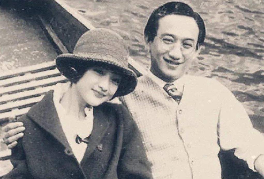 1931年，浙江查家收到了一封讣告。 
 
全族长辈面面相觑，没有一个人愿意去吊