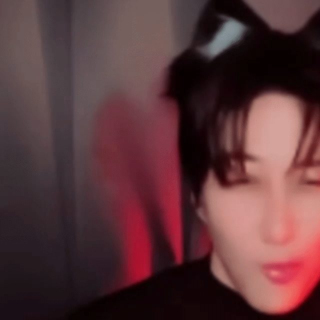 得了一种看到Mike就想笑的病。 