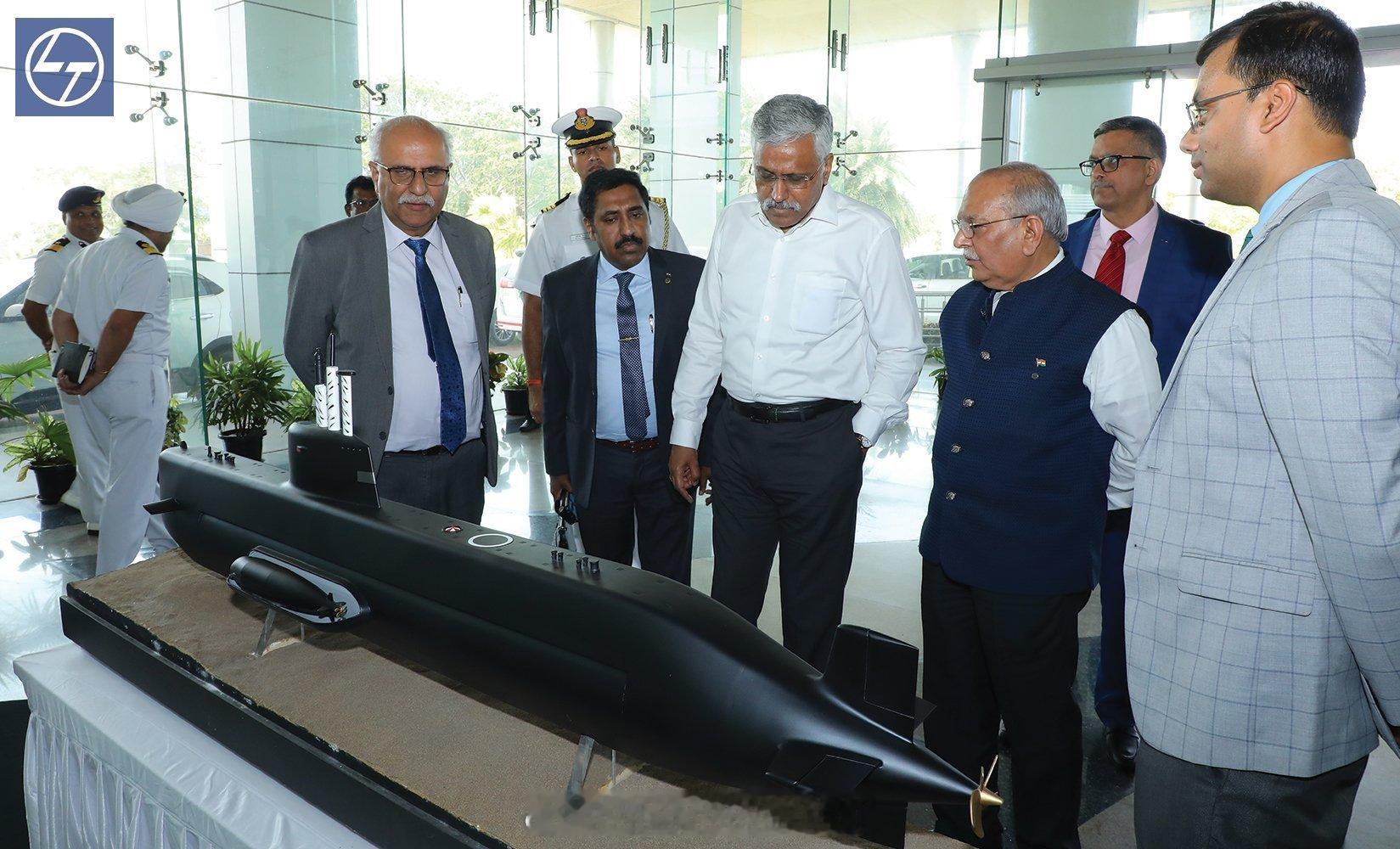 🇮🇳L&T小型特种战潜艇SOV-400概念长45米/耐压壳直径4.3米/艇体