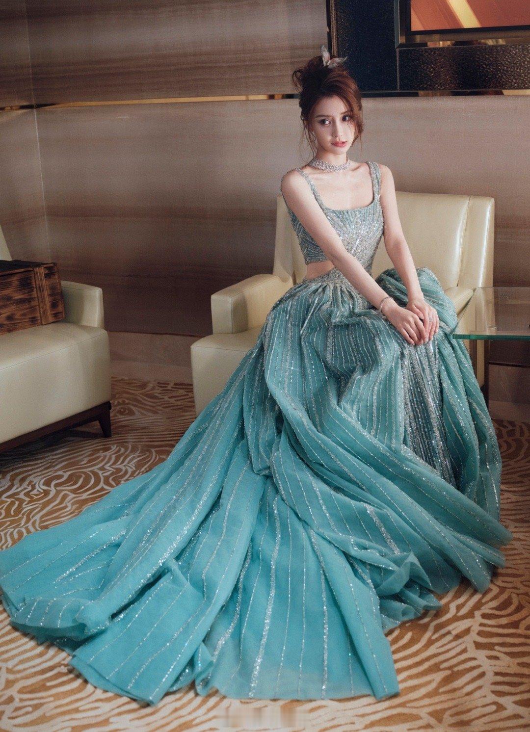 Angelababy[心][舔屏][心][舔屏][色][舔屏][色][舔屏][舔