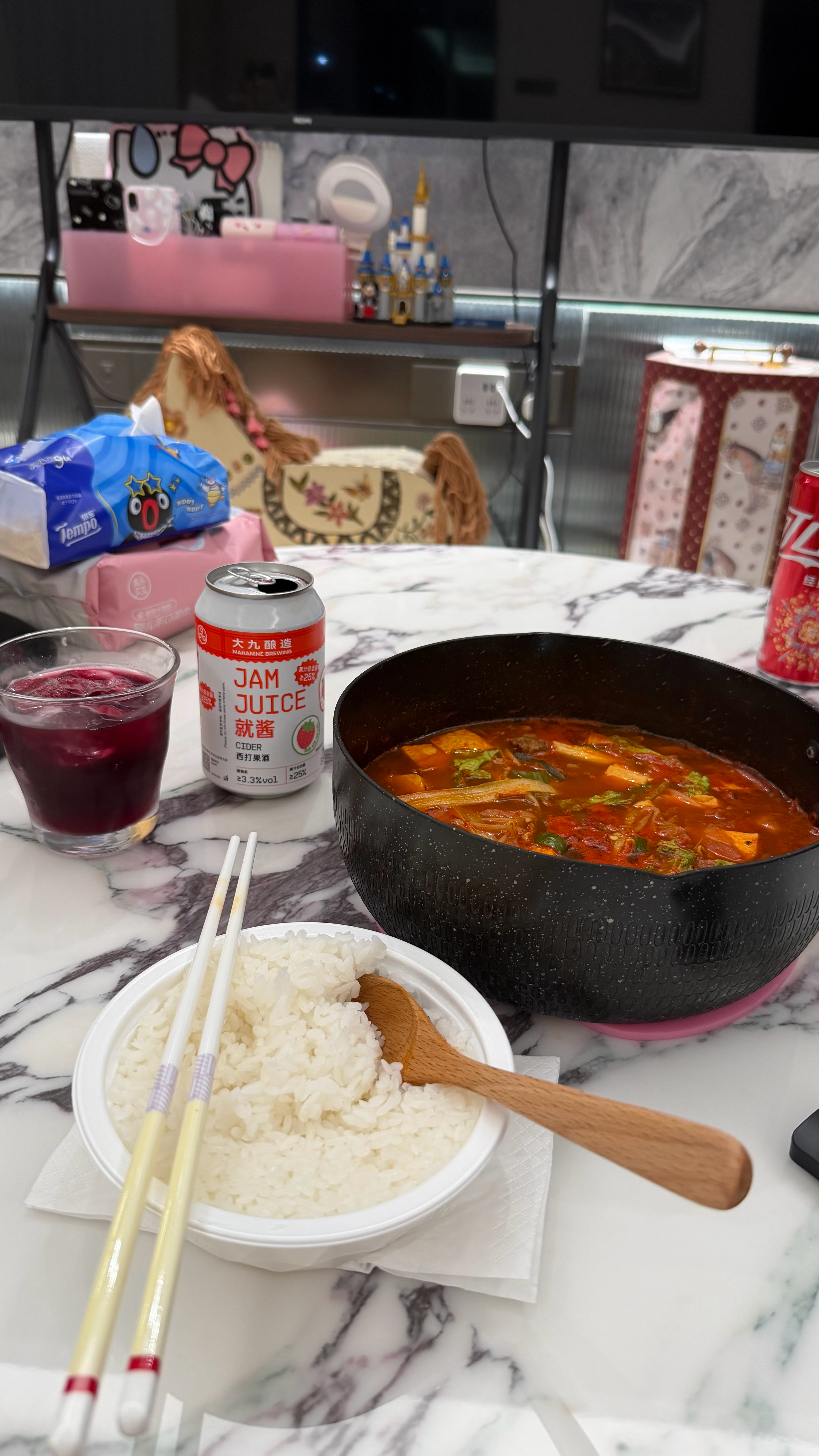 Yes 韩式泡菜豆腐汤我准备买个砂锅雕琢此菜了