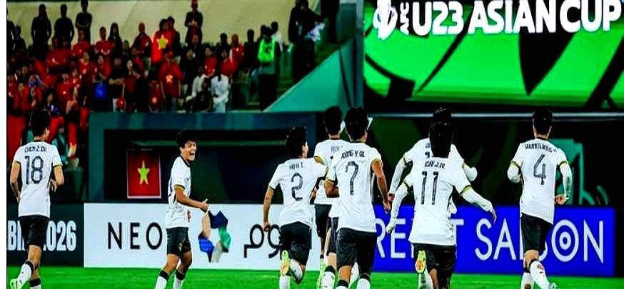 越南庆功酒都备好了，却被国足3:0直接打懵。
 
你敢信吗？赛前，亚足联官方投票