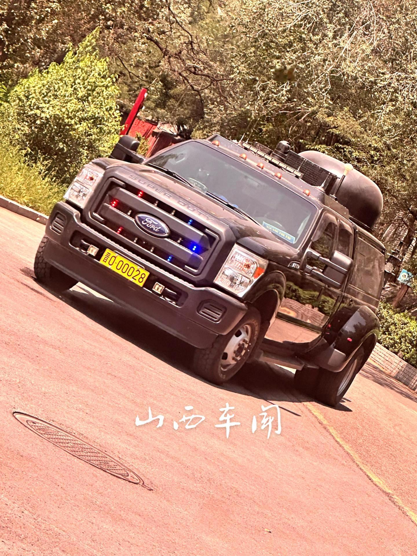 山西警队的大福特。据说还有一辆是带涂装的