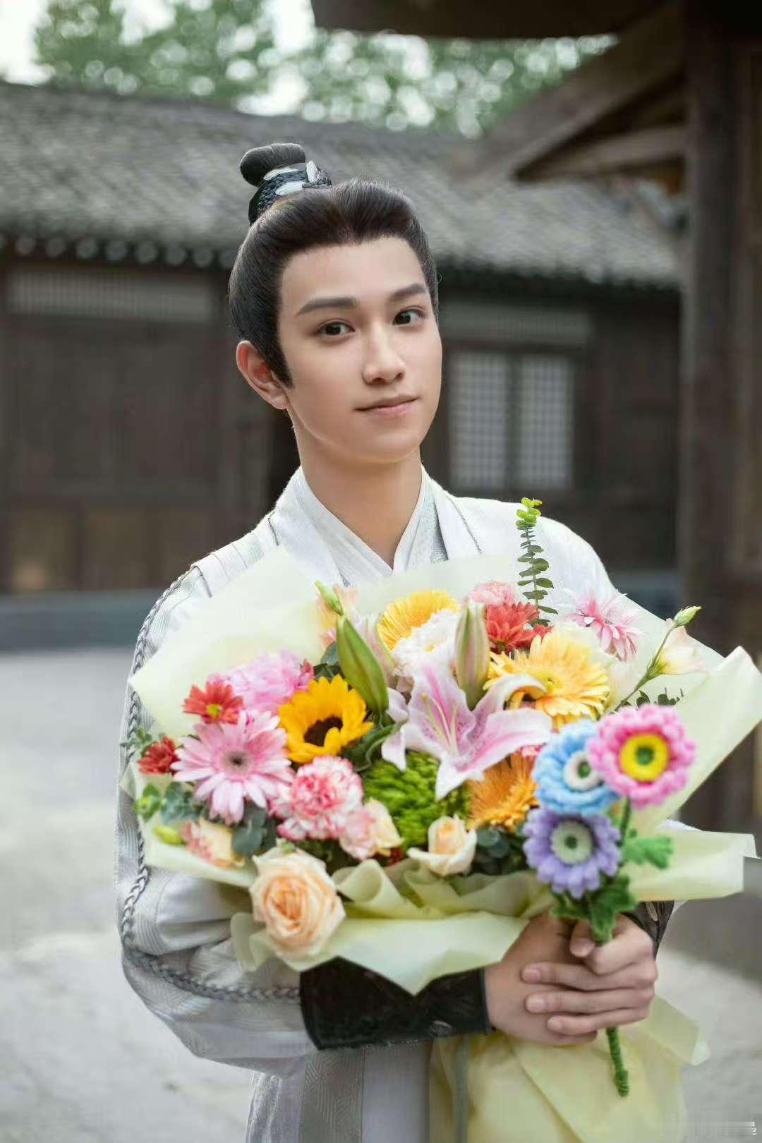 折腰敖子逸主演敖子逸折腰主演 折腰敖子逸主演，期待我们乔慈啦 ​​​