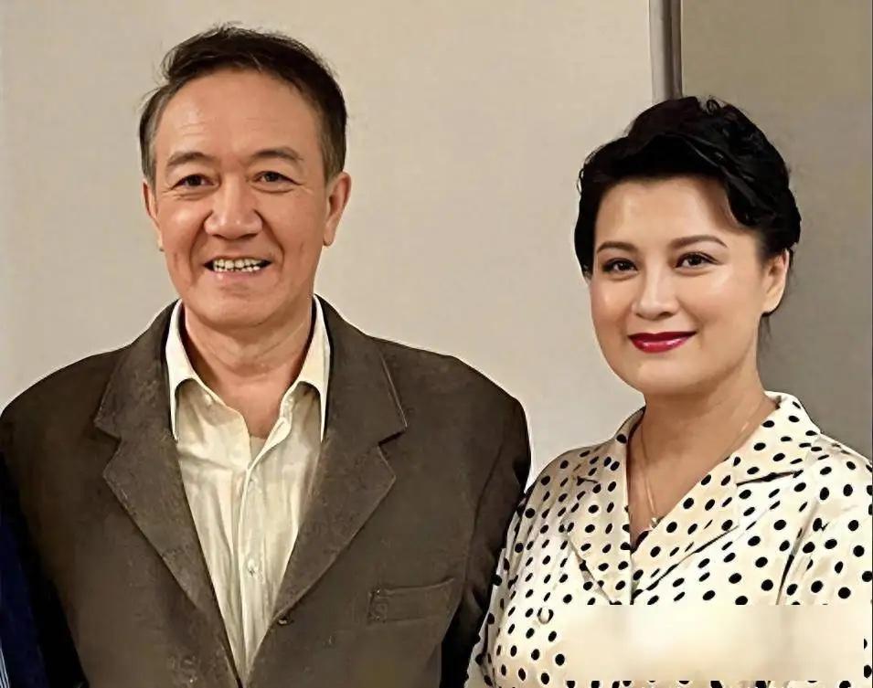 1994年，演员史兰芽挺着大肚子签字离婚。医生、家人、好友轮番劝：孩子别要了。她