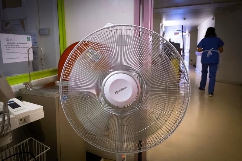 为什么欧洲人热死都不装空调 每到夏天，“欧洲人热死都不装空调”就会冲上热搜。今年