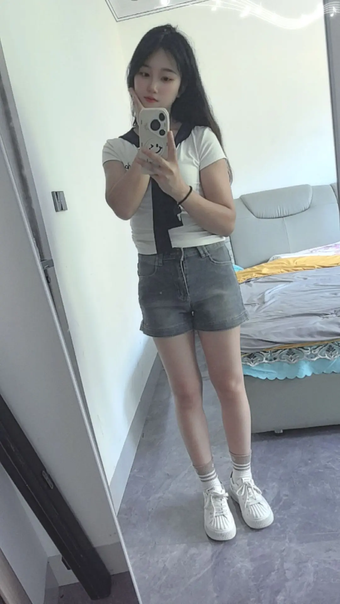 人必须得穷，人不穷一次，哪知道身边谁真心对你好。人只会在最低谷，被人瞧...