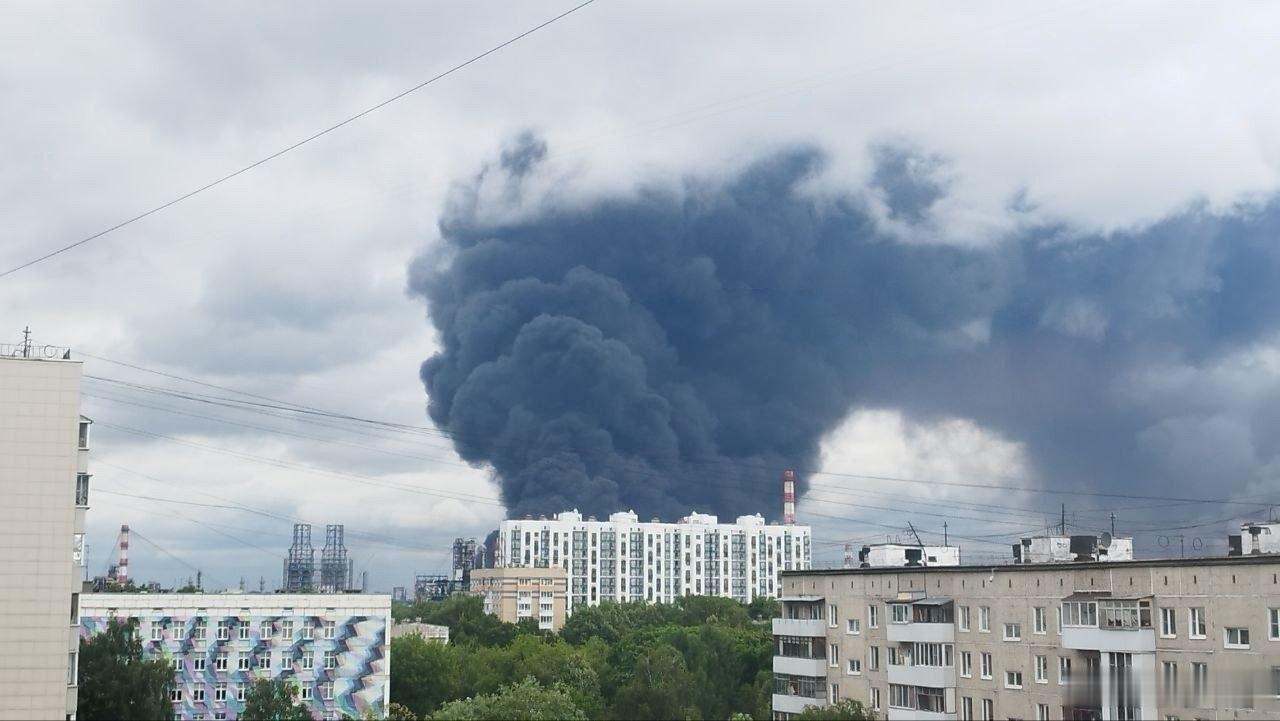 莫斯科遭大规模无人机袭击俄罗斯选举日，三天总数超过1600架无人机袭击。莫斯科市