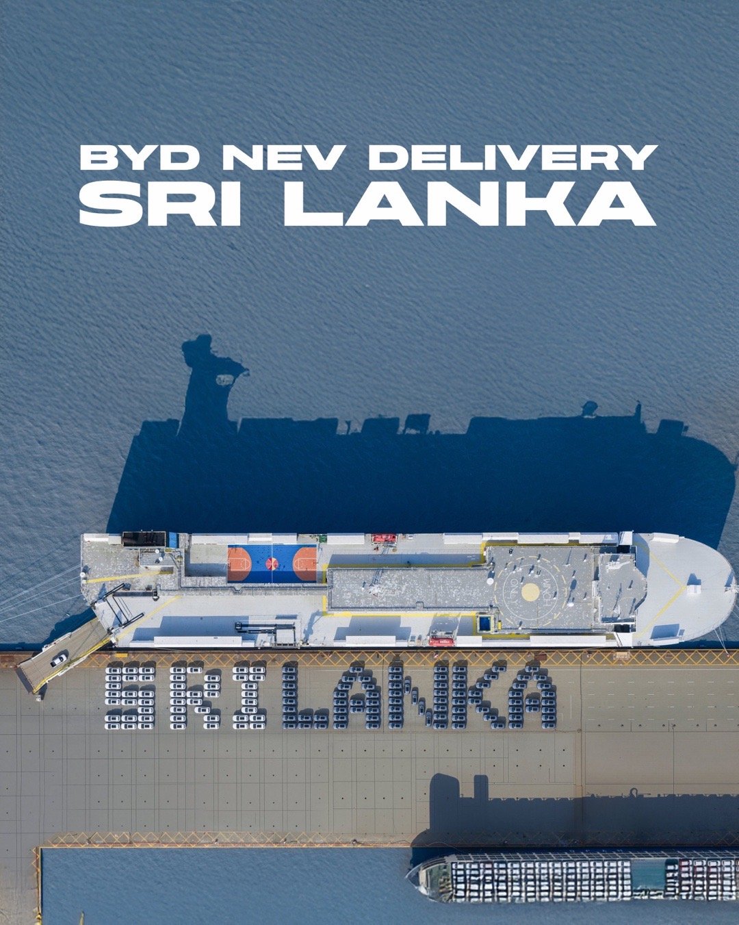 比亚迪在斯里兰卡交付了首批新能源车。海狮 6、ATTO 3、海豚一起到位。电车出