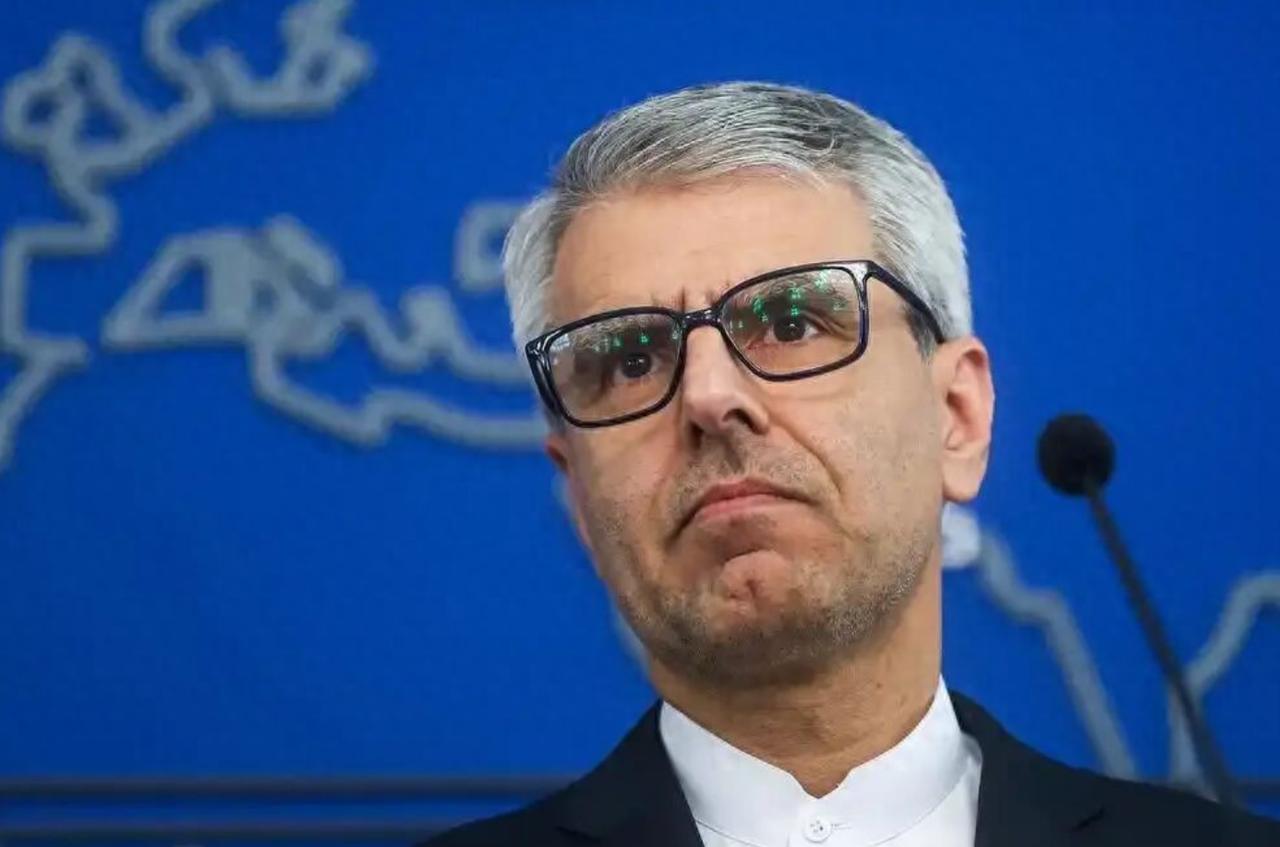 突发！伊朗向美航母发射导弹，伊朗外交部发言人：“没人能相信美国的外交”！

家人