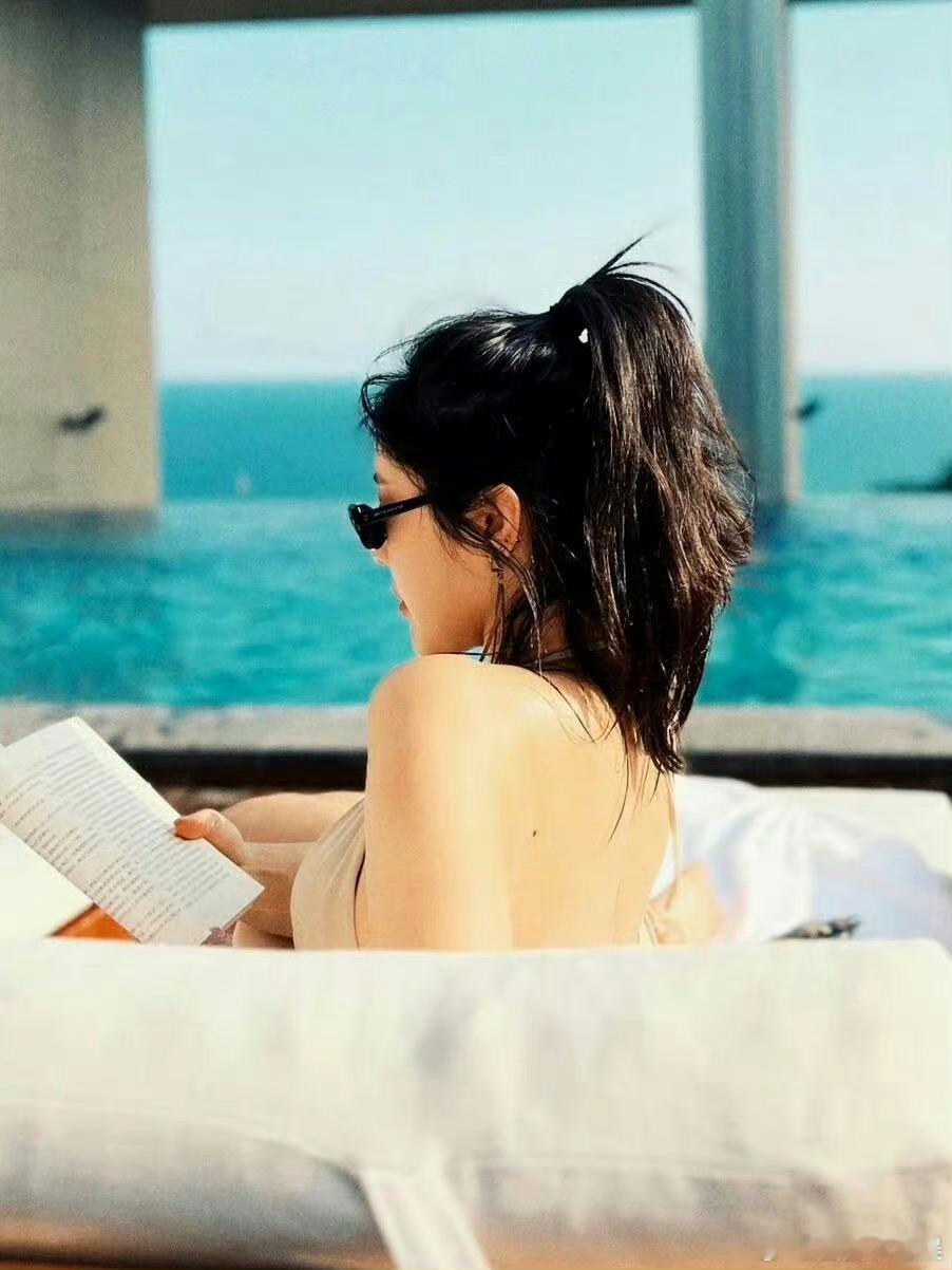 #赵奕欢[超话]##赵奕欢泳装身材#我真的太喜欢这样的一个身材了，而且对于我们来