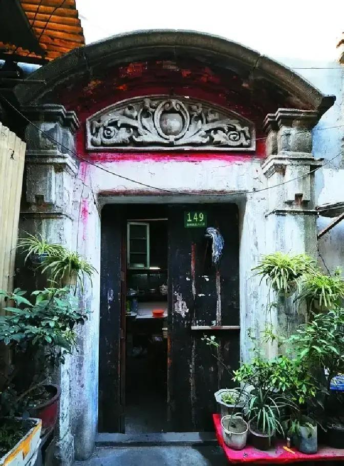 看到《大生意人》重振秦淮河这一段，我手里的茶杯差点没端稳。
 
这是什么路数？