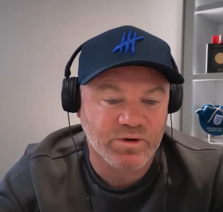 【鲁尼：对弗兰克感同身受】在上周末热刺1-2输给西汉姆的比赛中，热刺球迷开始高唱