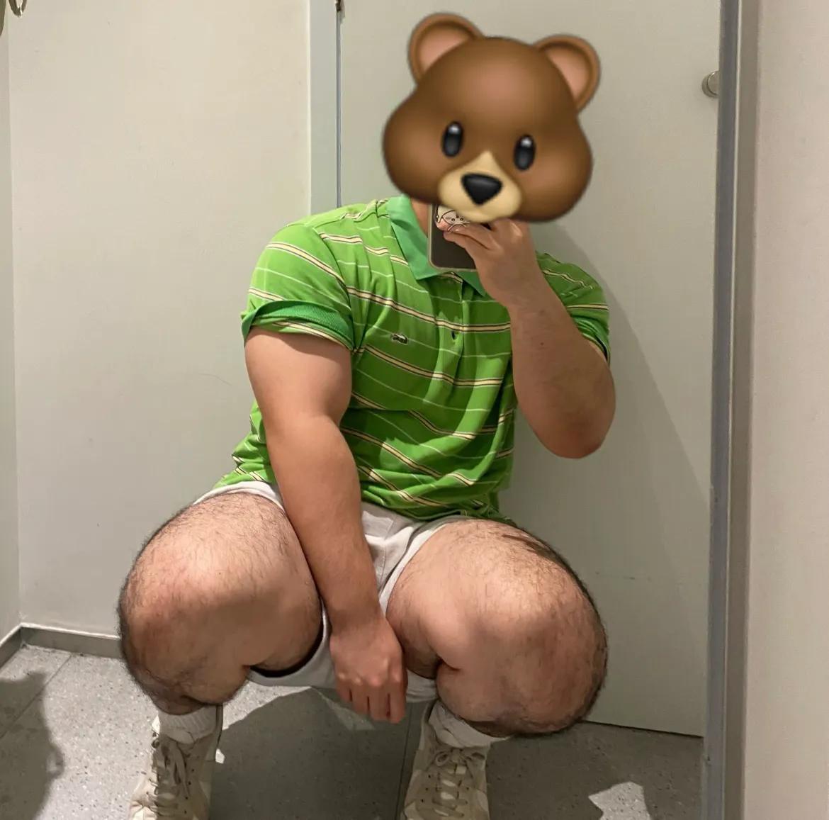 内心充满阳光，脸上保持微笑，身上散发光芒，不惧风雨，不怕挫折，不畏困难，坚定目标