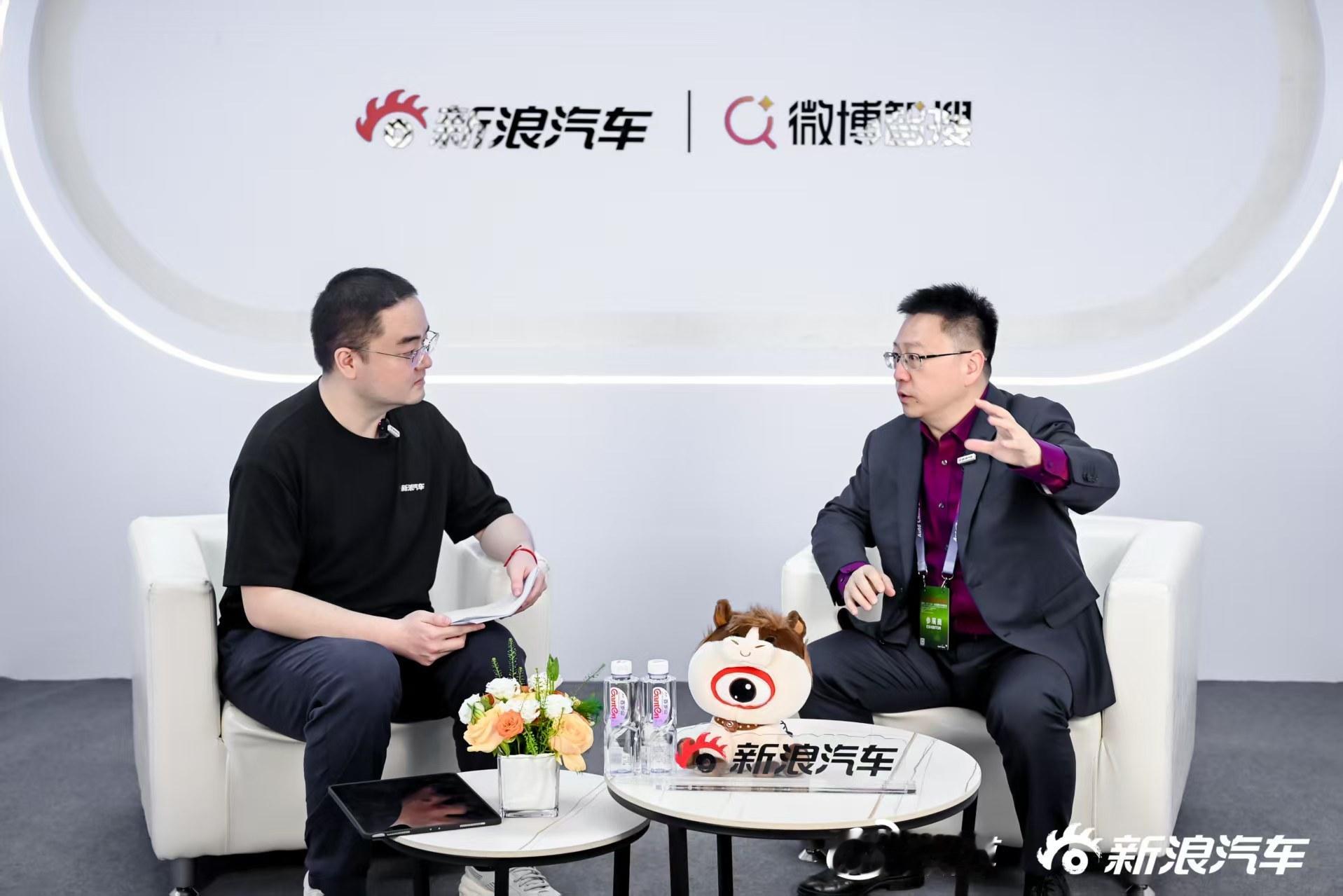 高管有话说4月24日，2026北京车展正式开幕，新浪汽车特邀各大车企及汽车供应链
