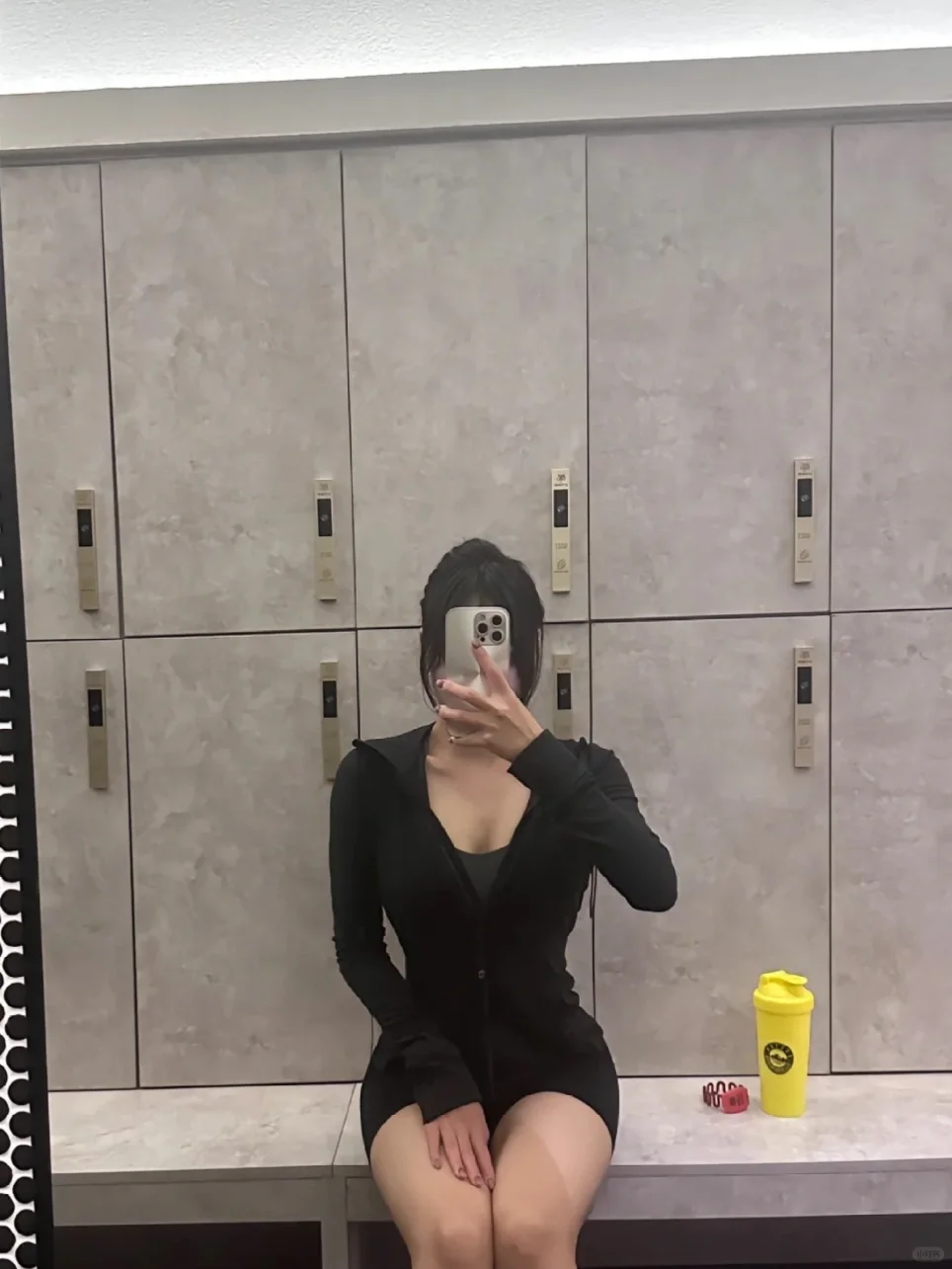 想看健身女孩的大粗腿