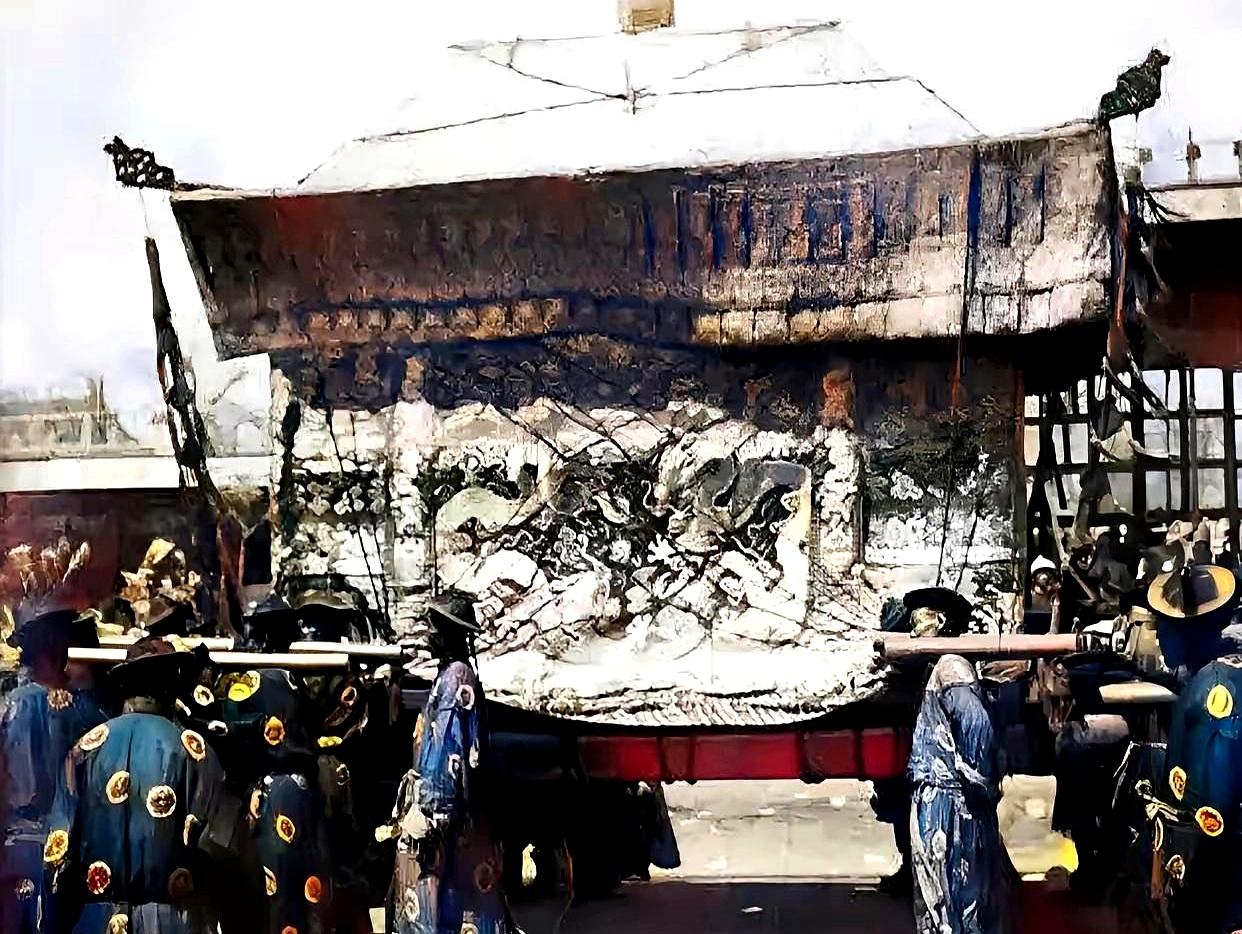 你敢信吗？
道光皇帝出个殡，光抬棺材的就得小八千人！
那场面，搁现在得堵半条长安