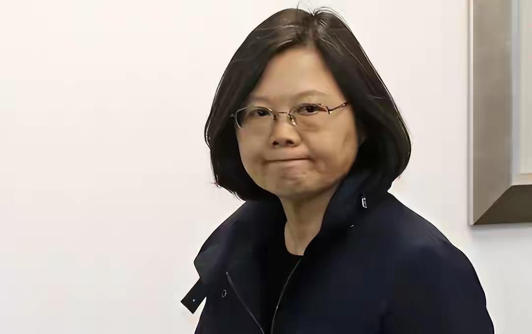 2026年4月的台湾地区政坛，赖清德正被两场突如其来的风暴同时夹击。一场来自外部