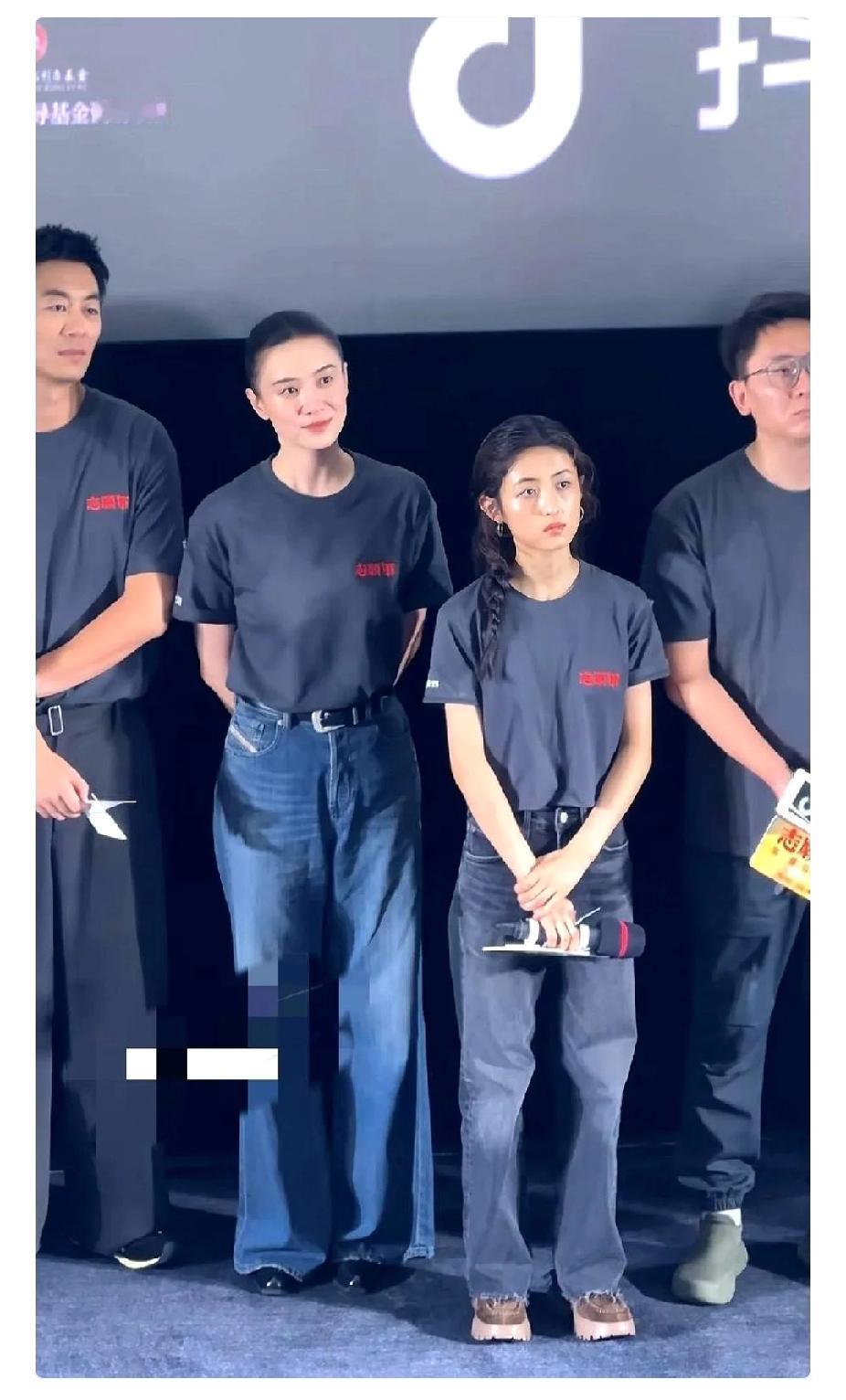 朱亚文、宋佳、张子枫同框，一眼望过去真的很养眼！

朱亚文，官方身高180应该是