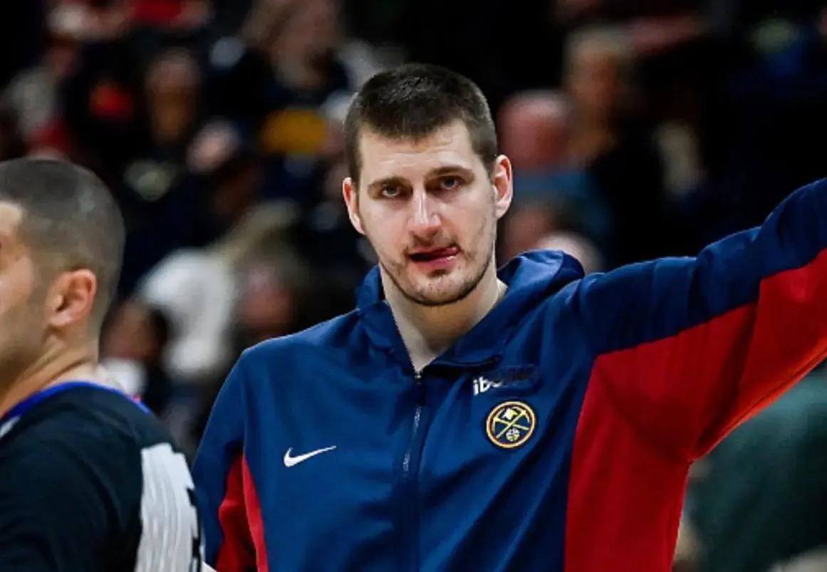 🇺🇸美媒更新 NBA 球员实力排行榜，约基奇王者宝座依旧无可动摇；在你看来今
