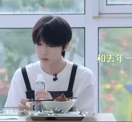 一口一个小猪包🐽 