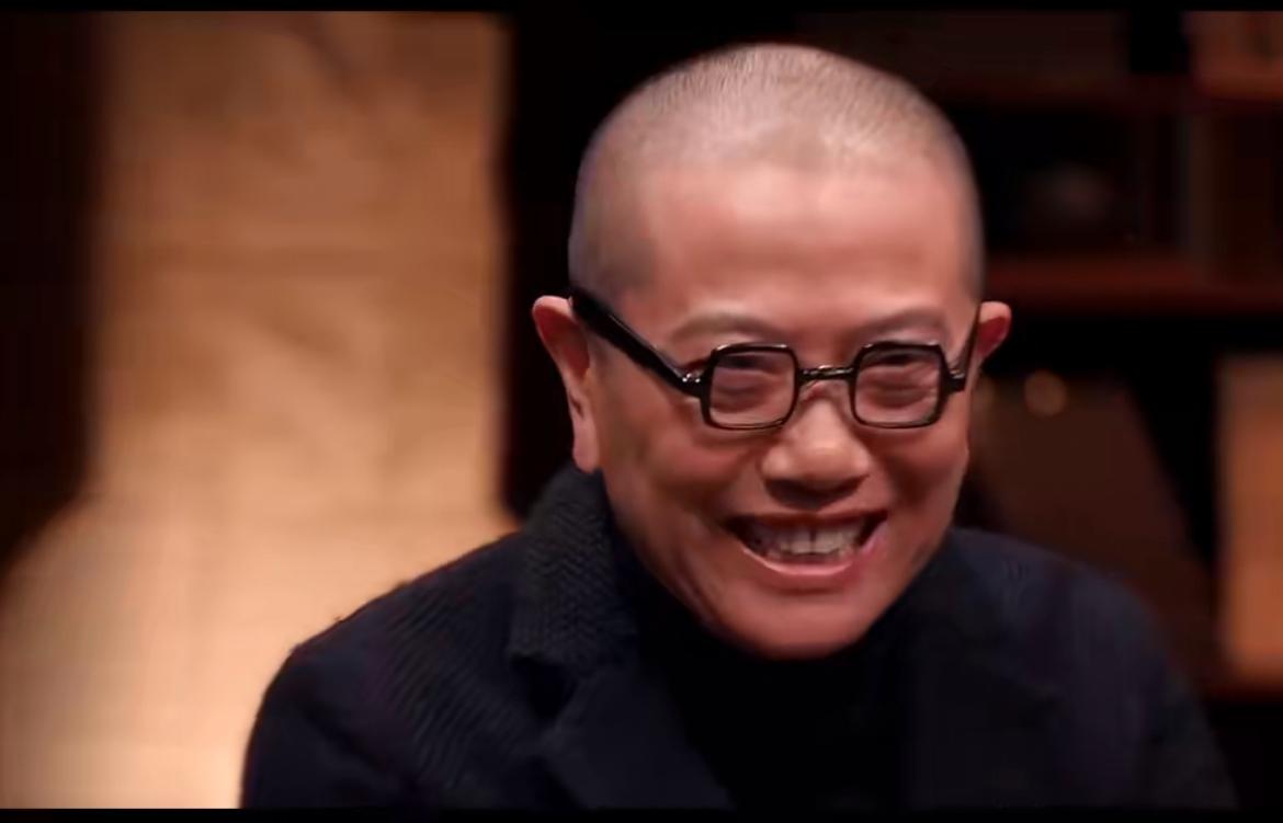 陈丹青炫耀英国在晚清时期就已经有地铁了，辛亥革命时纽约也有地铁了。虽然现在又旧又