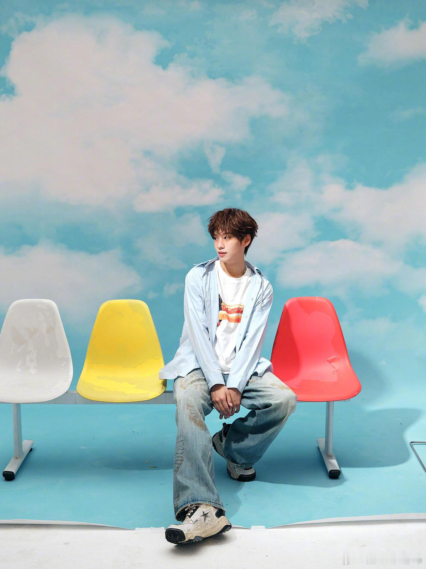 余景天回应被称为讨坏型爱豆所谓的讨坏型爱豆，不过是余景天藏在鲜活外表下的真诚与思