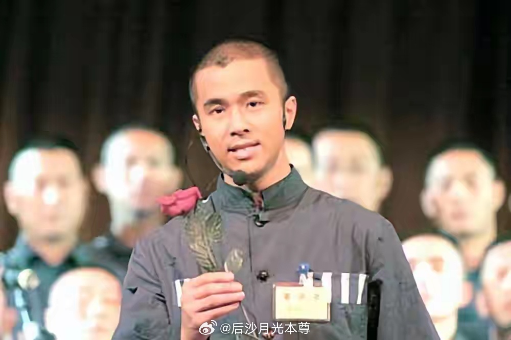 艺人真名艺名汇总红豆，真名王立勇。90年代中期，最红的几位歌星之一。现在没几个人