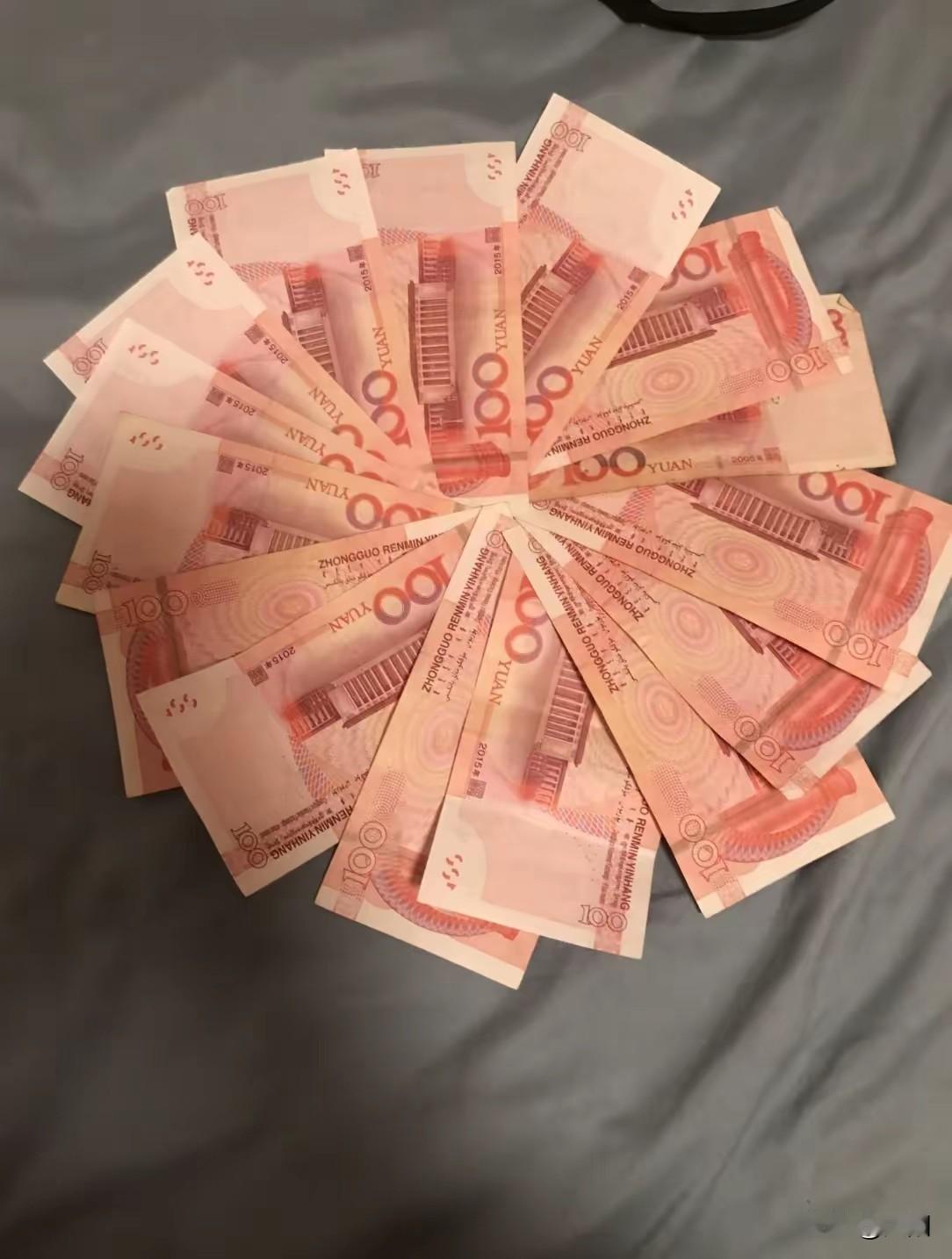 人这辈子，一定要学会存钱！
 
家人们，今天想跟大家掏心窝子聊聊：人活着，真的得