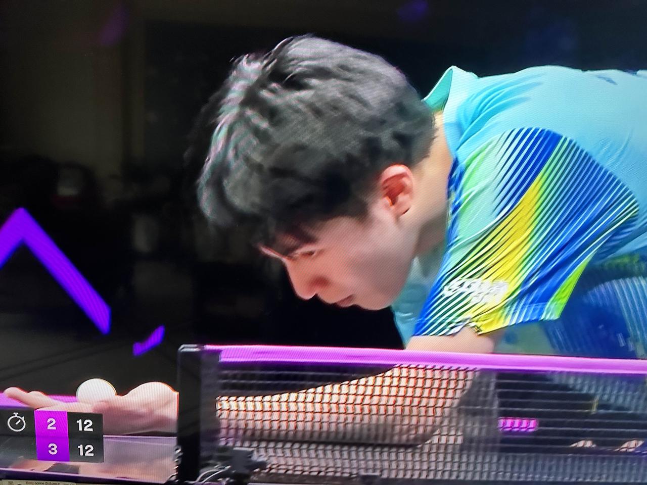 恭喜国乒黑马小将温瑞博4-2力克邱党，闯入四强！这场比赛看得人热血沸腾，全程跌宕