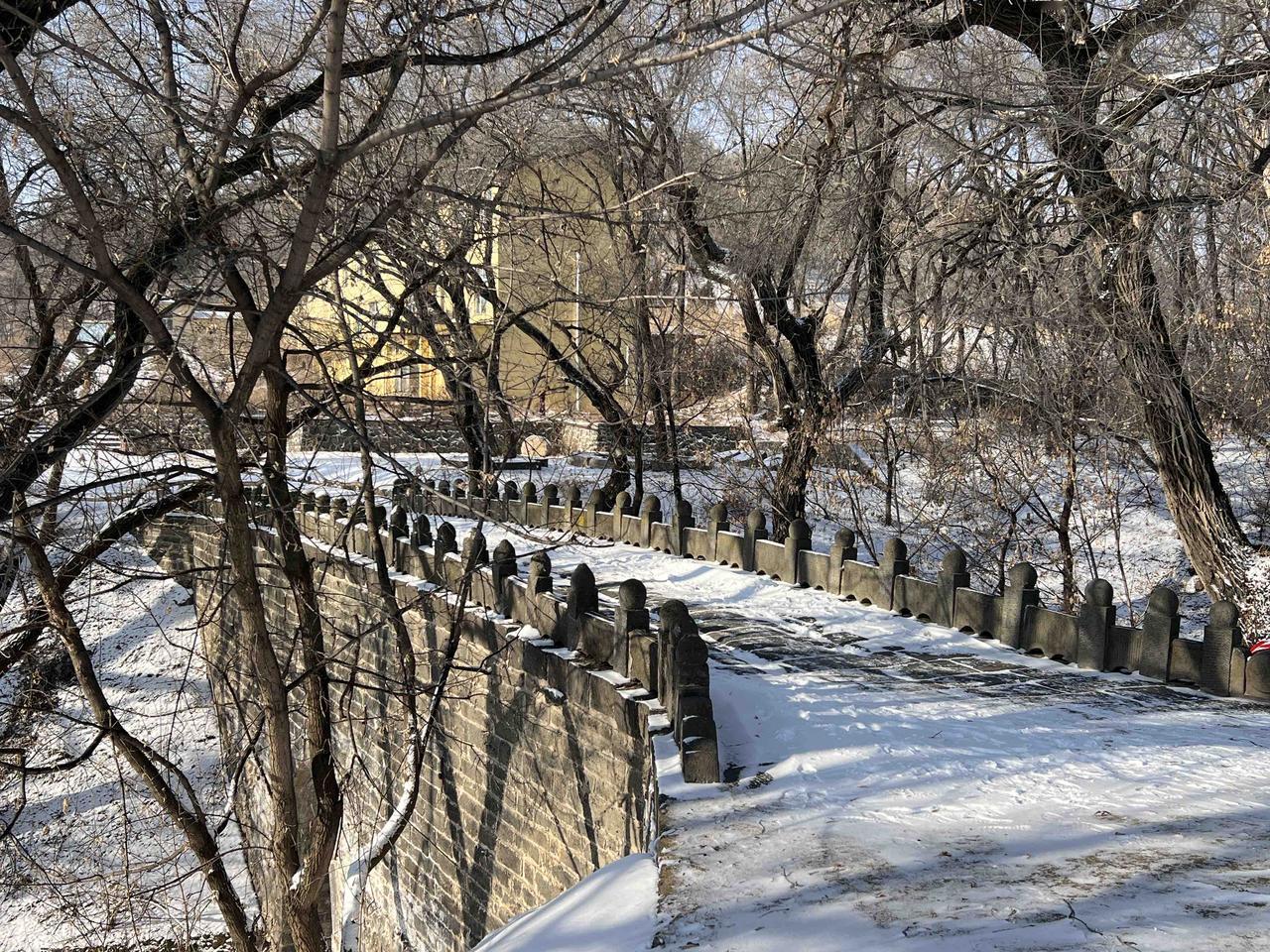 ＂现在的旅游就是体验过去的流放”。中国自秦朝开始就有了流放制度，如今这些流放地大