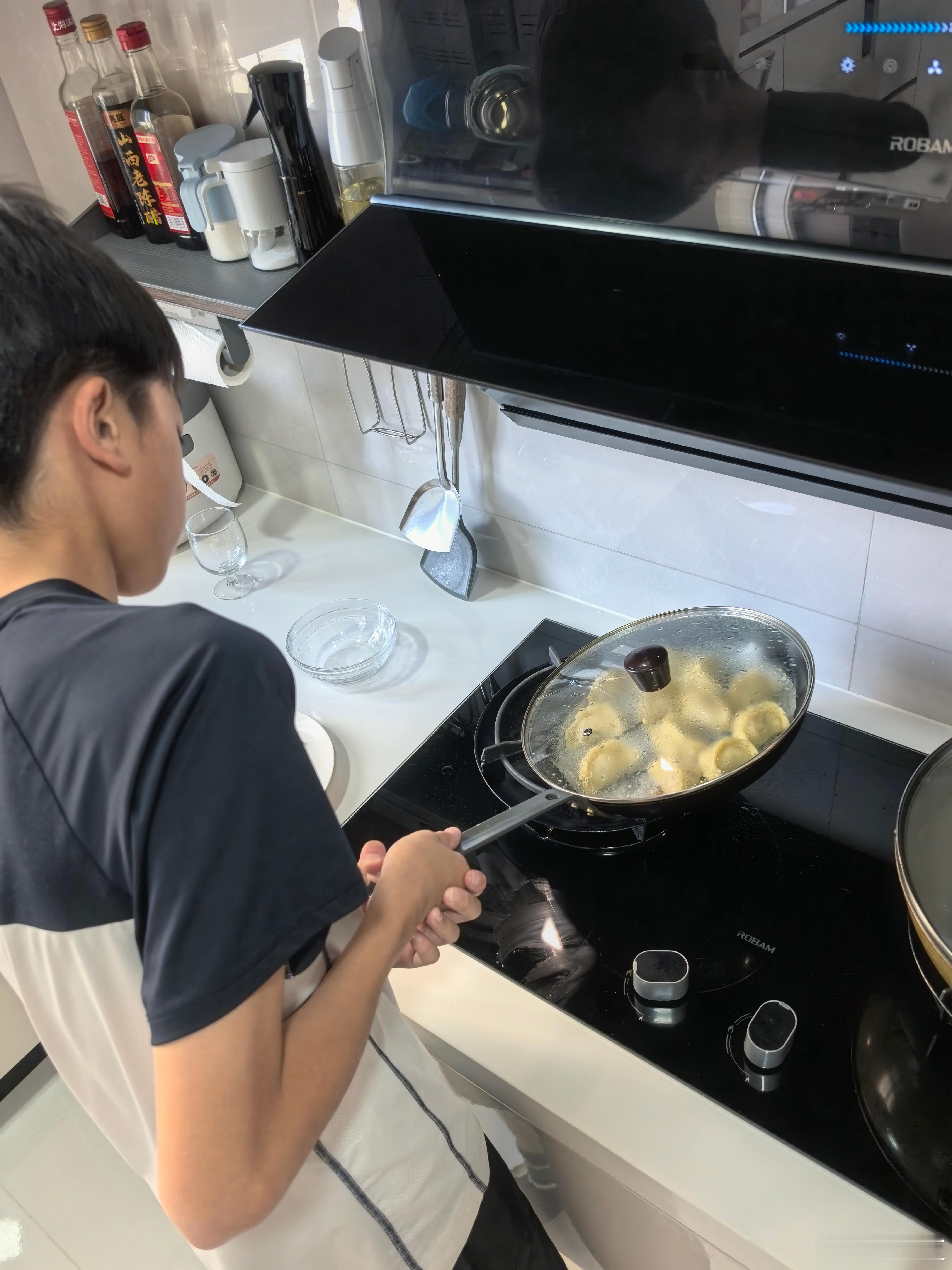 嘎嘎嘎，今儿坐等开吃。 