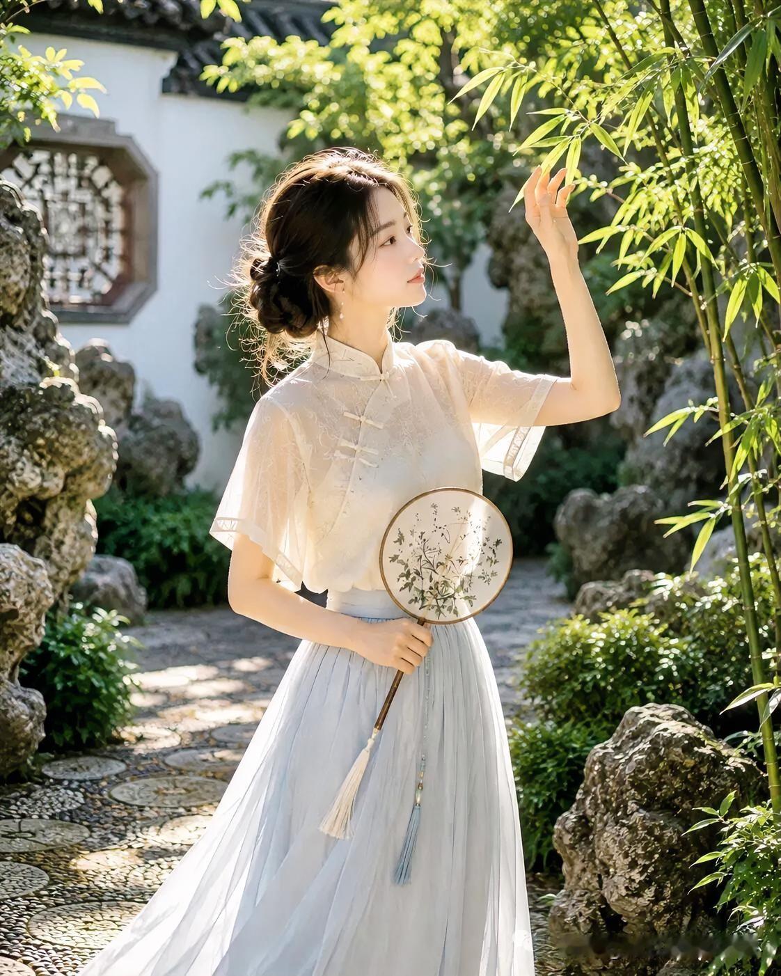 上联：暑寒几度离别苦
下联：有请雅士[玫瑰][玫瑰][玫瑰]