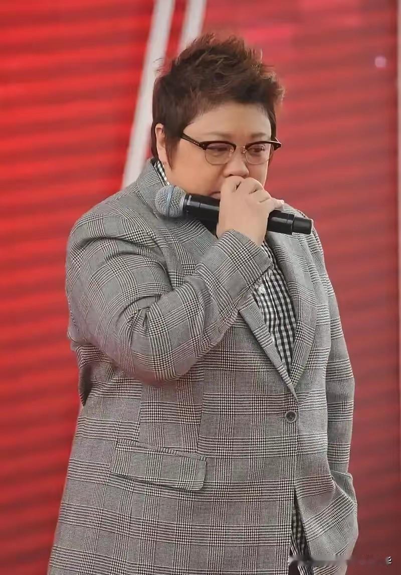 有很多不明真相的人，在说韩红大姐这里不是那里不是，你要是有那个能力，也学学她做几