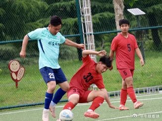 泰安业余足球联赛综述，假日租车领跑超级组，甲级组文化人勤凌建材争冠，乙级组众能电