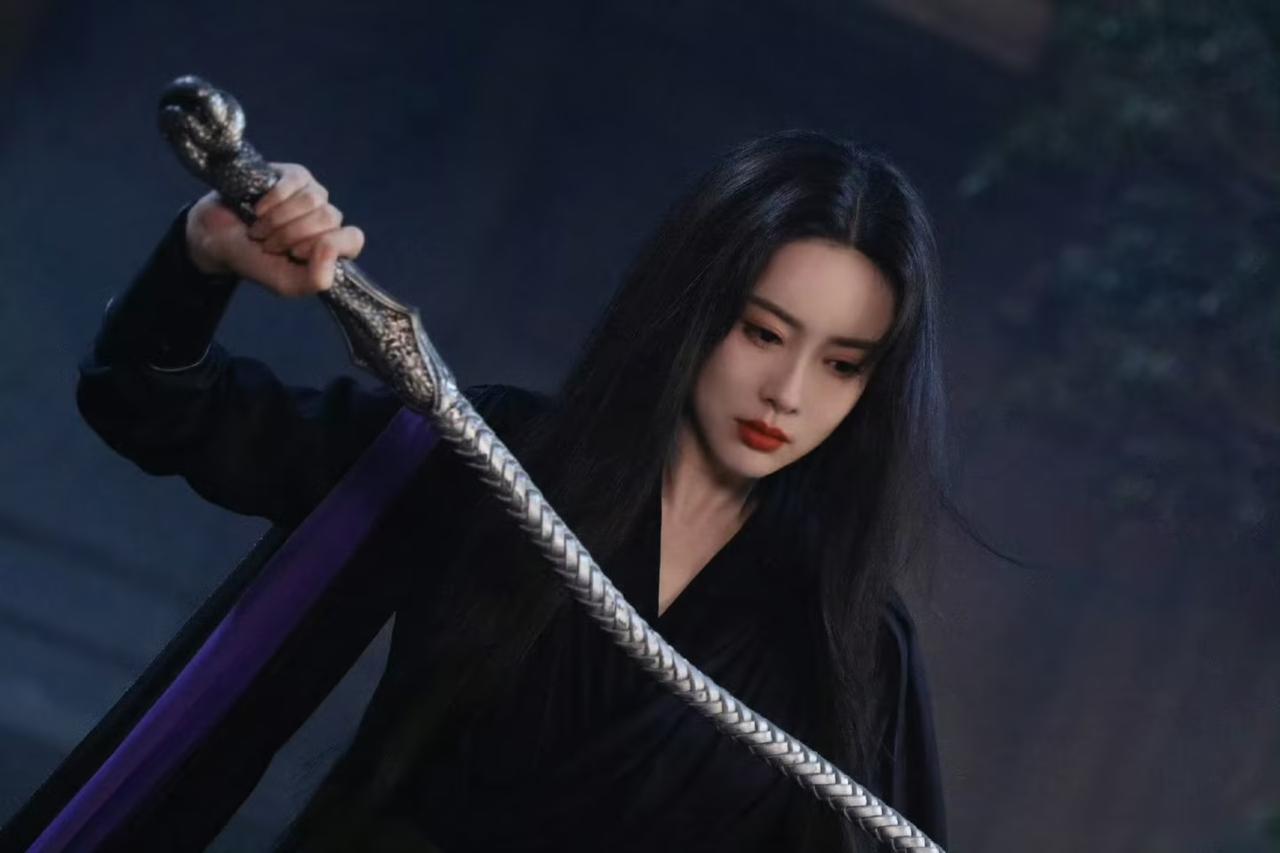 这是我看过最美最飒的梅超风✅
哪个导演这么有才😂，选孟子义做梅超风🉑
太绝了