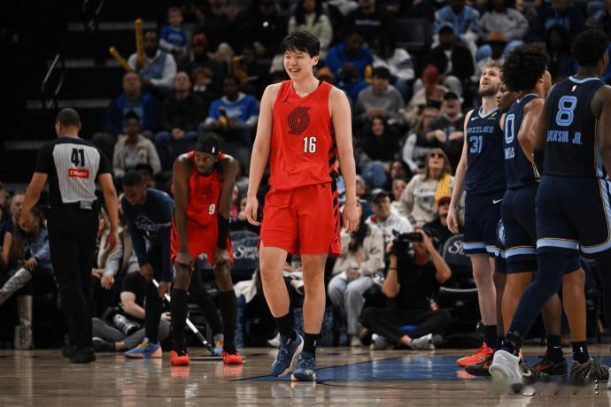 NBA今日比赛推荐，杨瀚森时隔五场终于有上场机会了？

1.开拓者VS魔术 
看