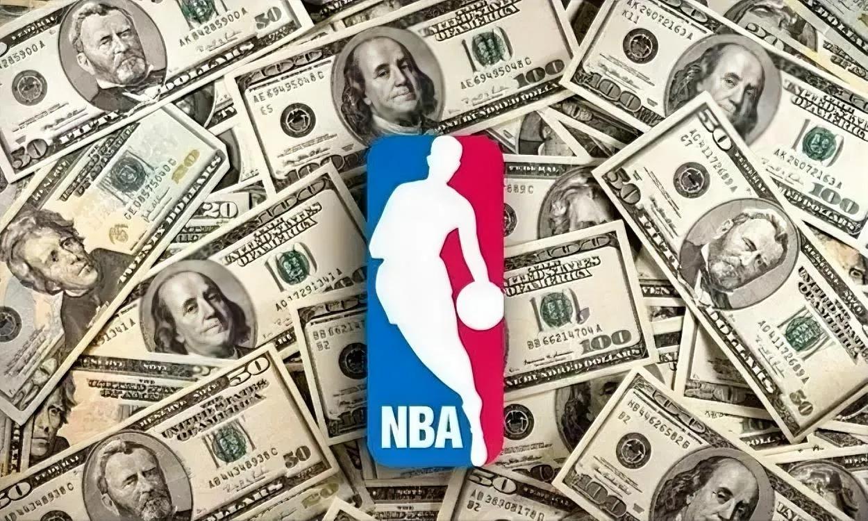 NBA现役各个位置最贵阵容，你觉得整体实力怎么样呢？

控球后卫：斯蒂芬-库里
