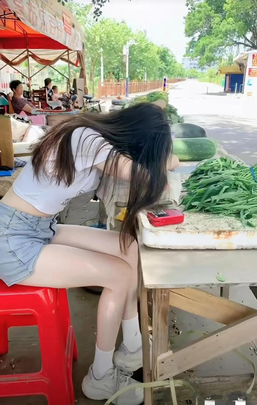 卖个菜睡着了