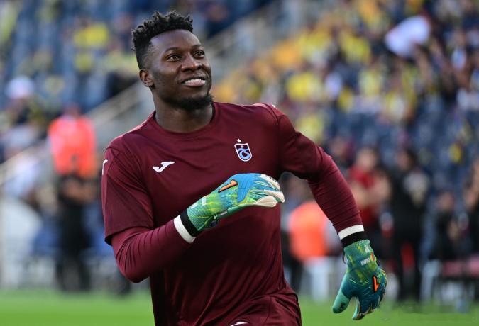 4月25日讯 英国媒体Inews消息，曼联外租门将奥纳纳已吸引贝西克塔斯的关注，