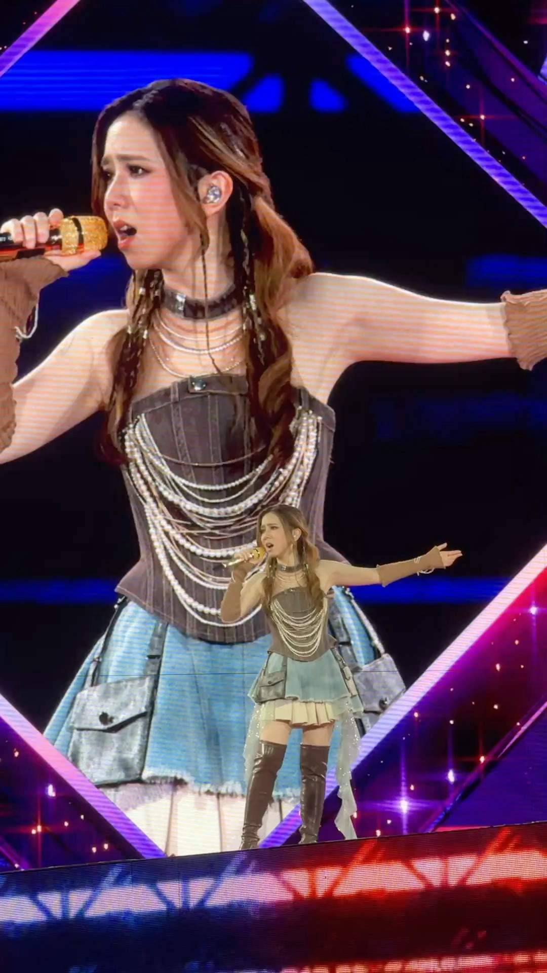 我摘掉耳机 妳走出了屏幕𝐆.𝐄.𝐌.💜「𝙄 𝘼𝙈 𝙂𝙇𝙊𝙍