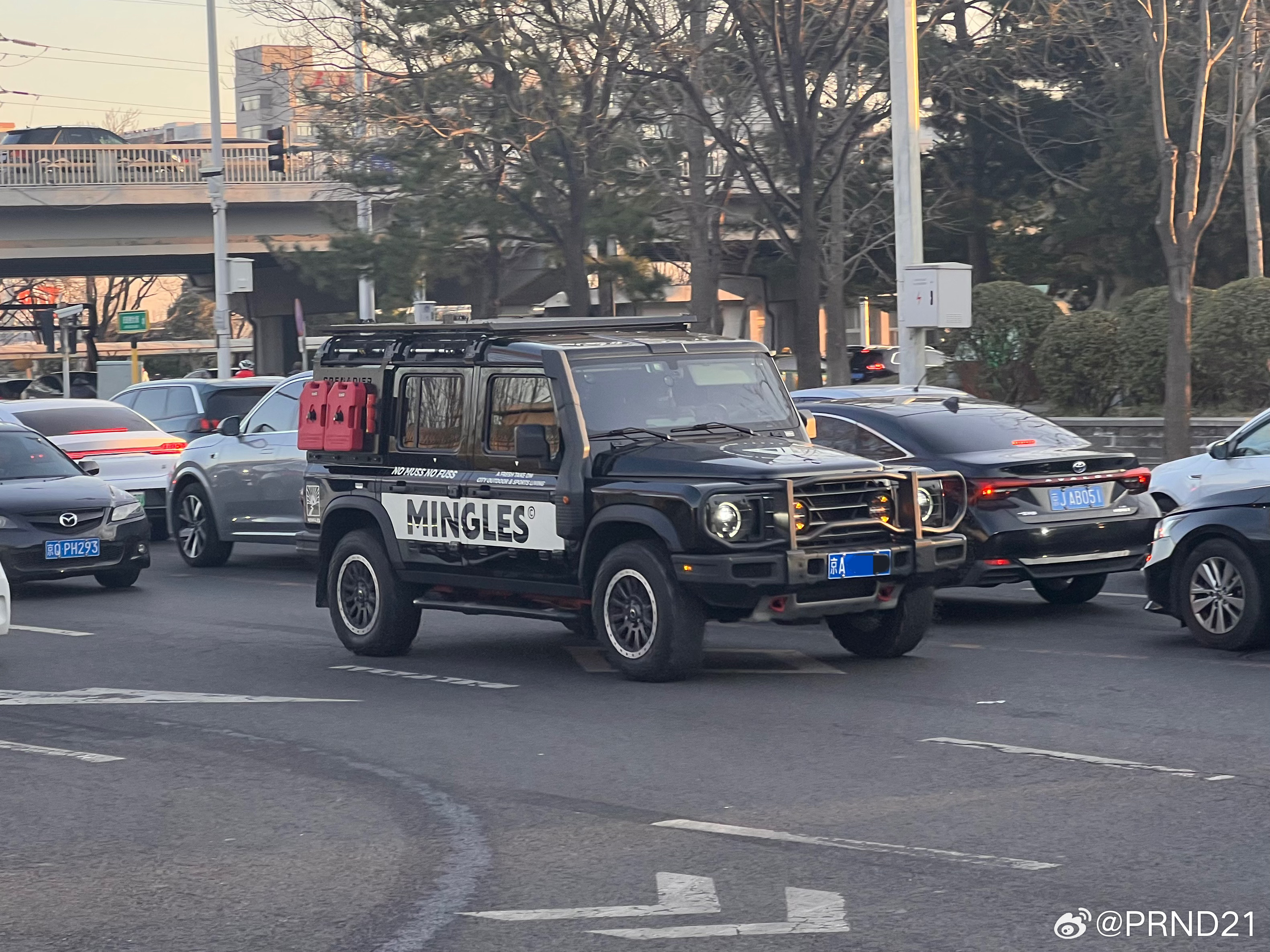 早上见到的Ineos掷弹兵，甭说还挺帅……妇科聊汽车常识