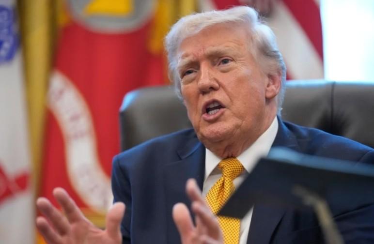 特朗普说有“前总统”支持他打伊朗，该不会指他自己？

特朗普现在说话，主打一个胡