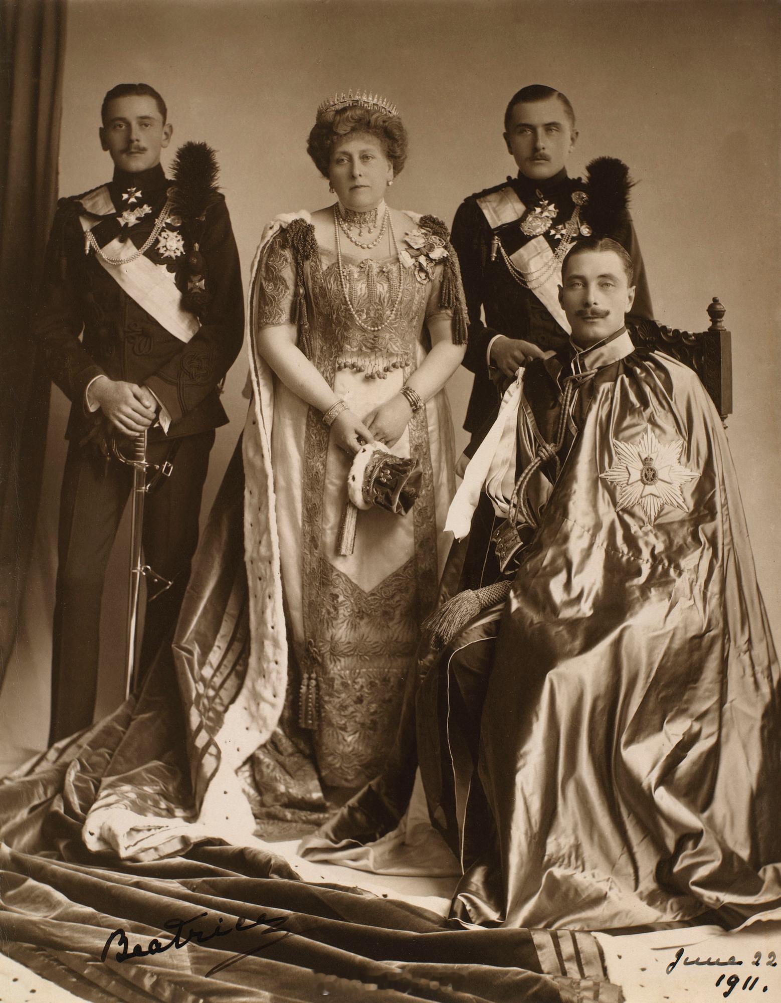 英国王室[超话]  1911年6月22日，正值侄子乔治五世和侄媳妇玛丽王后的加冕