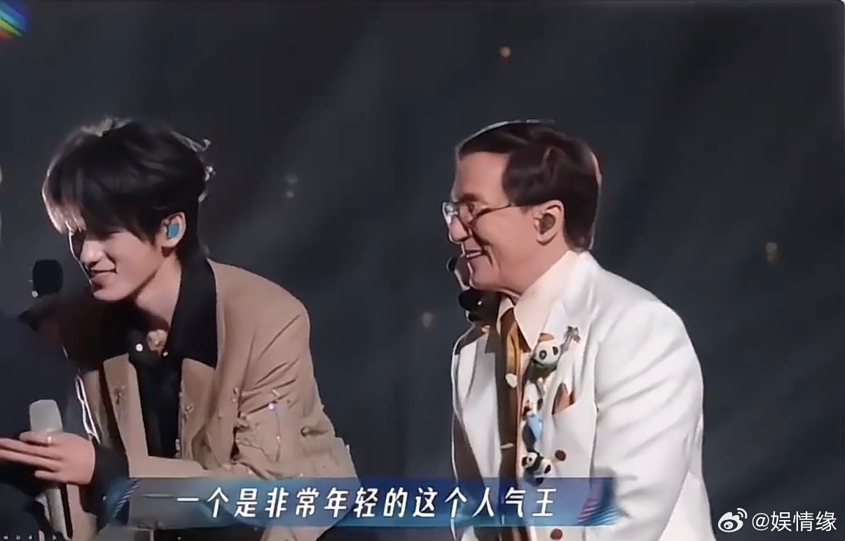 宋亚轩非常年轻的人气王 宋亚轩真的太优秀了！在国乐舞台上的演绎让人眼前一亮，歌声
