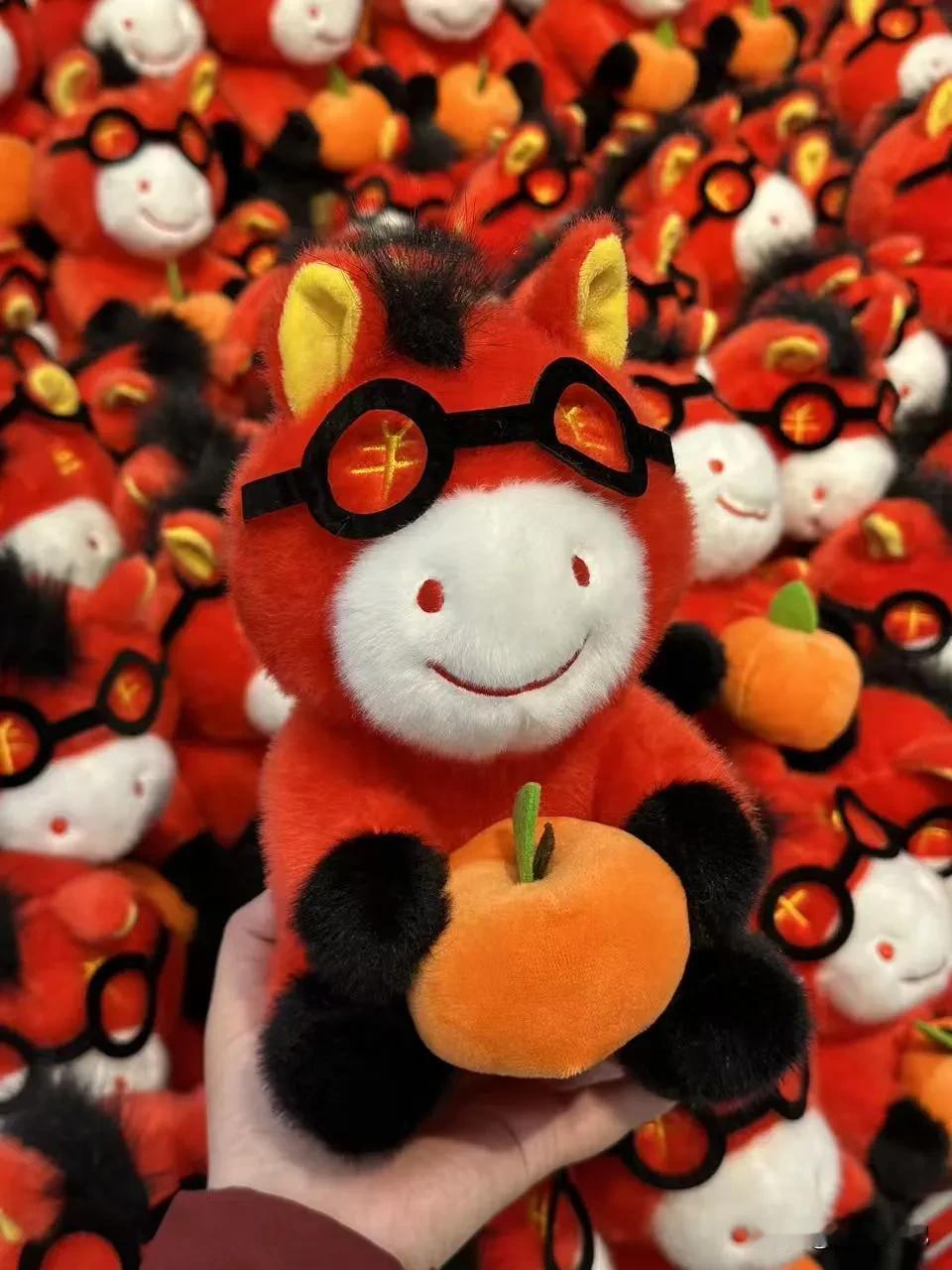 过了50岁才懂的10条人性铁律

1. 世上最割舍不掉的血缘，是父母；而生活中最