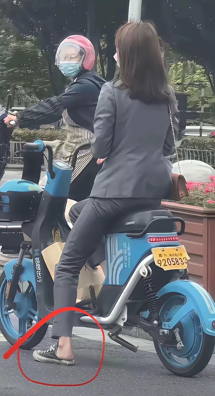 现在很多女生喜欢这样穿鞋子，这样真的舒服吗？ 
