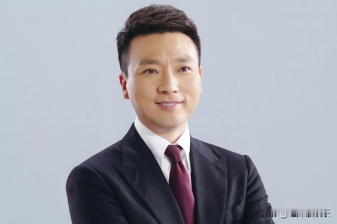 看到就喜欢的5位男主持人[玫瑰]

第1位：康辉——代表作《新闻联播》

第2位