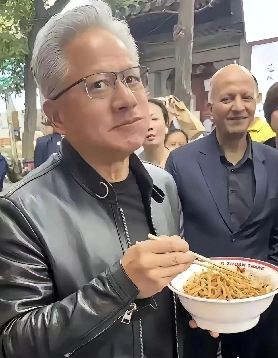 就爱吃这一口。有人对美食的热爱，那真是刻在骨子里。就像青岛人，一到春天就盼着荠菜